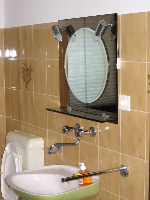 Guest House Roze Ilirska Bistrica Bagian luar foto