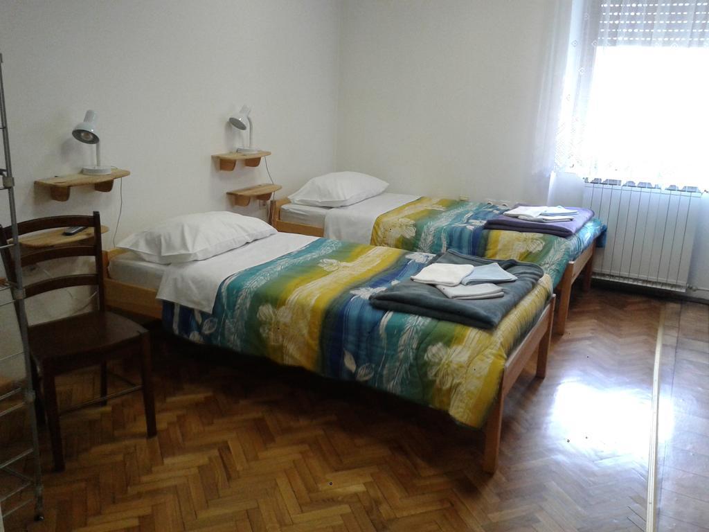 Guest House Roze Ilirska Bistrica Bagian luar foto